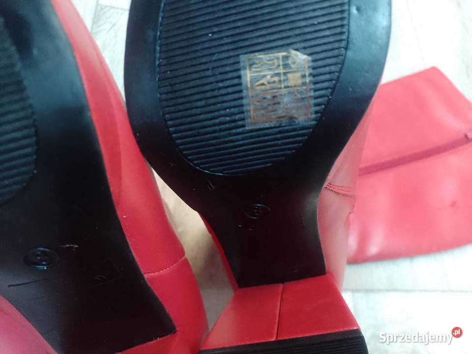 38 Czerwone Kozaki biznesowe bez