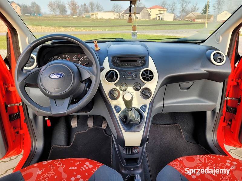 Śliczny z małym przebiegiem Słomniki