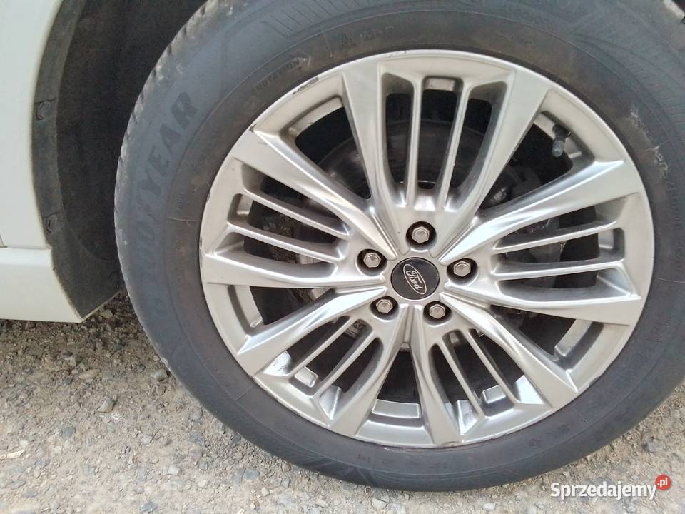 Śliczny Ford Kuga 20 Ecoblue 4WD Vignale podgrzewane fotele mazowieckie Głosków