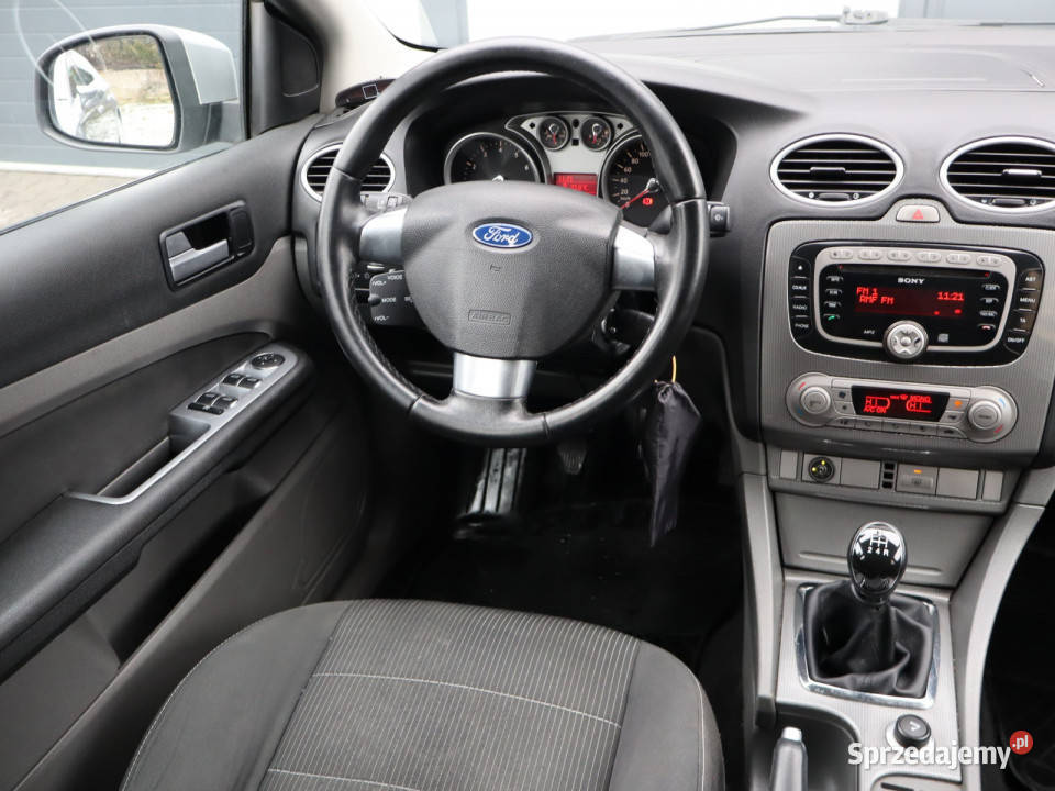 Ford Focus 20 16V srebrny Focus Katowice
