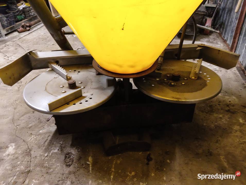 Rozsiewacz nawozu nieuszkodzony Rolnictwo