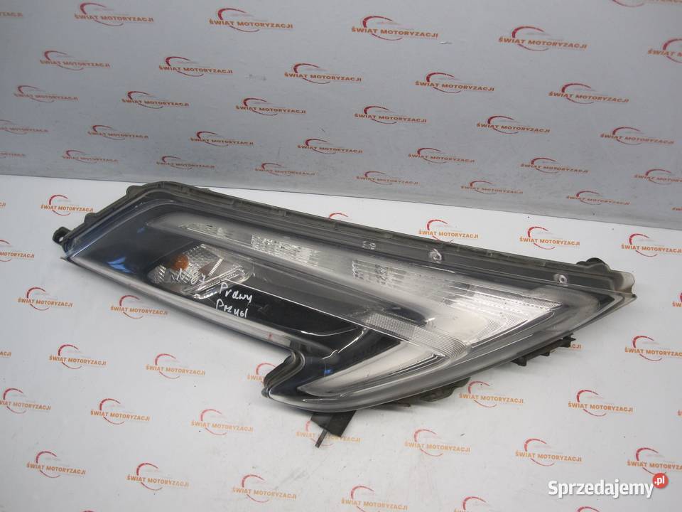 NISSAN JUKE 15r lampa prawa przód 26120BV80A