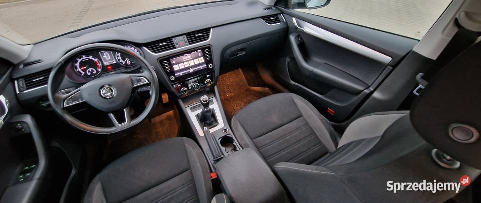 Salon PolskaFV 23Bez wkładu finansowego Hatchback Dobroszyce sprzedam