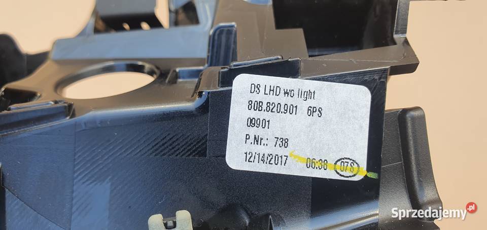 AUDI Q5 II 80A KRATKA NAWIEWU KONSOLI DESKI LEWA deski rozdzielcze, konsole Trzciel