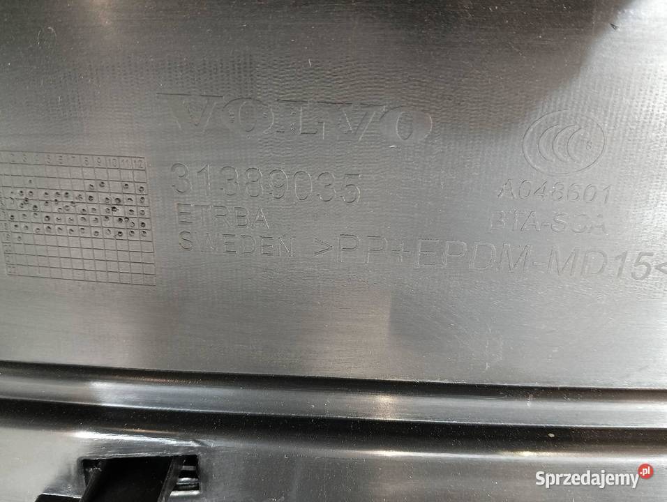 TAPICERKA BOCZEK KLAPY BAGAŻNIKA Volvo XC 90 II