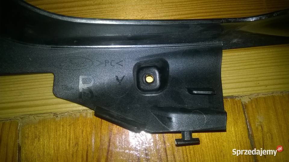 Blenda prawej przedniej lampy Ford Mondeo MK5 Oświetlenie śląskie Poręba