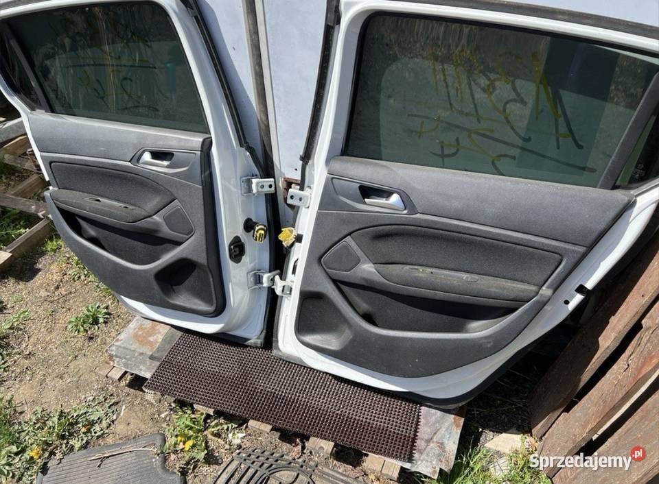 Drzwi tylne Peugeot 308 T9 HB lewe prawe KWED osobowe Kielce