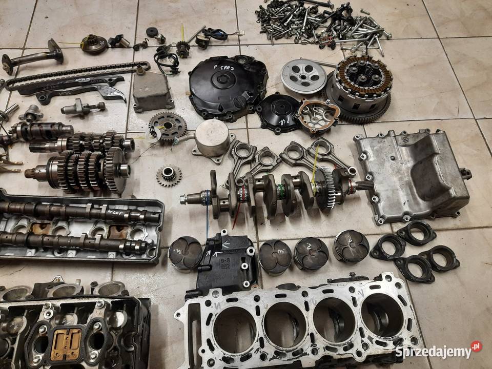 Suzuki GSR 600 silnik części głowica cylinder Jelenia Góra sprzedam