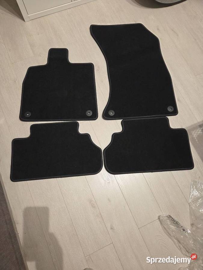 Komplet nowych dywaników welurowych Audi Q5 2025 Wolin sprzedam