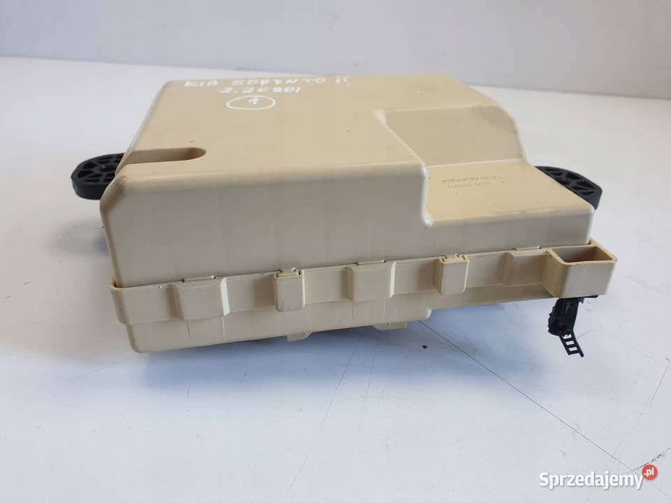 Kia Sorento II 22 CRDI SKRZYNKA BEZPIECZNIKÓW Janów