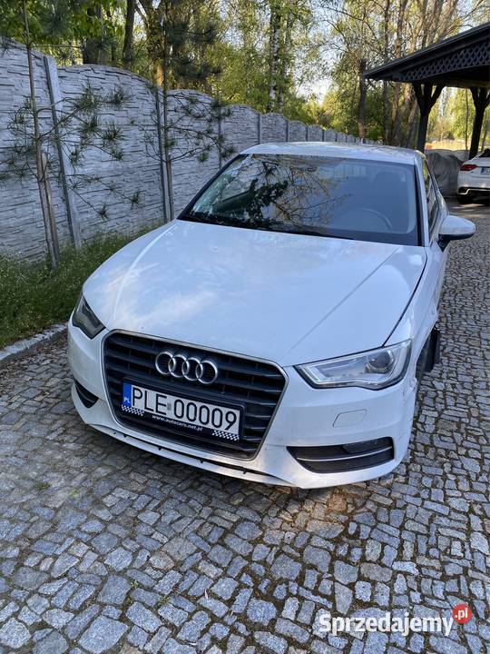 AUDI A3 2014 USZKODZONE JEŻDŻĄCE ZAREJESTROWANE Rok produkcji 2014 Śmigiel