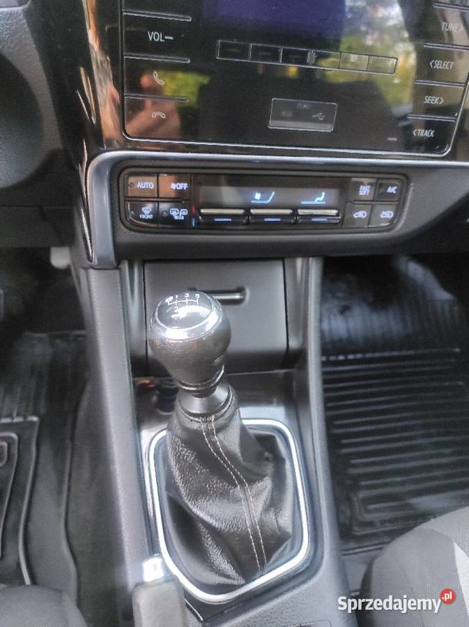 Toyota AurisLiftEuro6Salon Polska 1400cm3 Ostrowiec Świętokrzyski