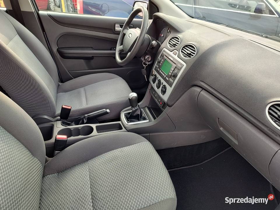FORD FOCUS 20 BENZYNA Kombi