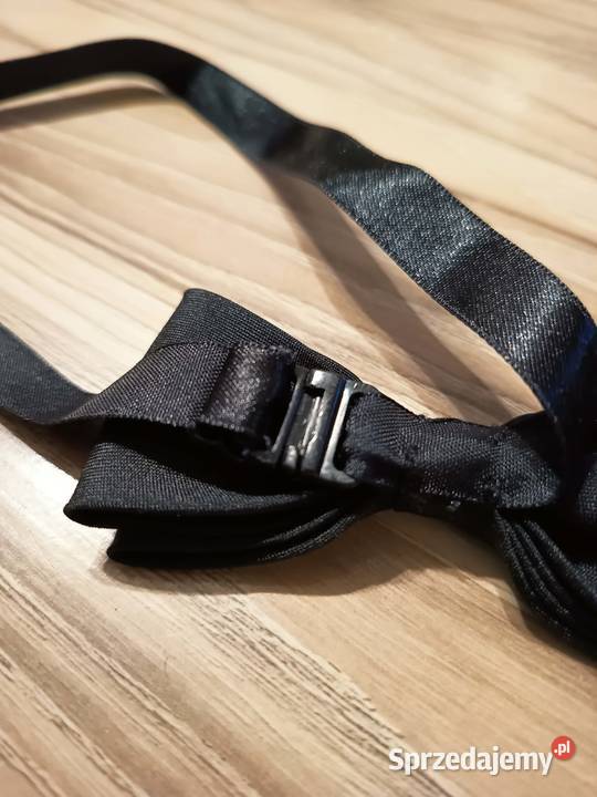 Elegancka Muszka Chłopięca Czarna Na Pasku