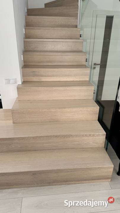 PIĘKNE DREWNIANE SCHODY DYWANOWE szerokie Poznań