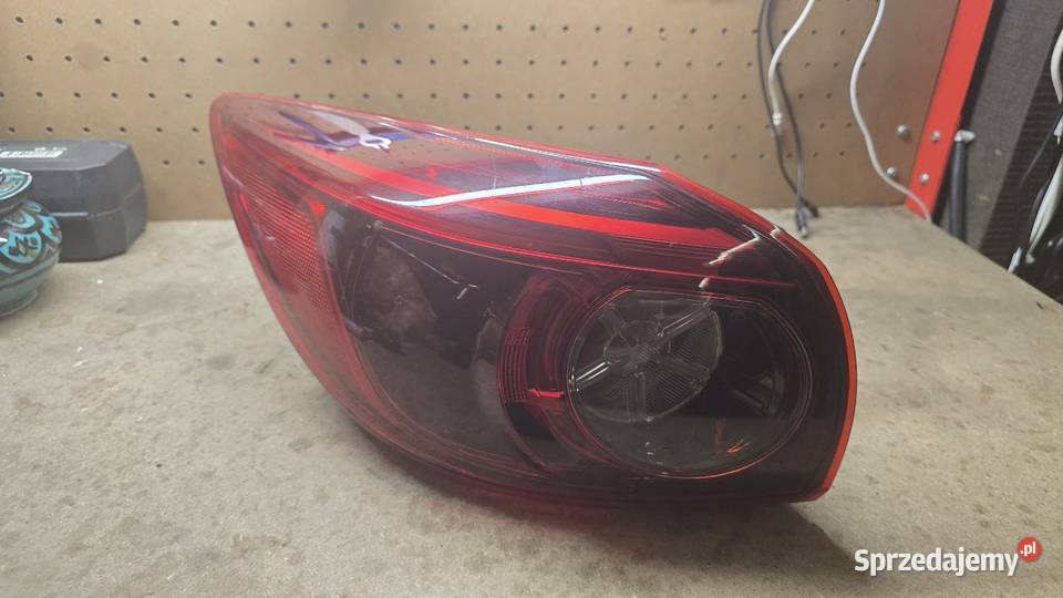 Lampa Mazda 3 Lewa tył Rok produkcji 2015 Albigowa sprzedam