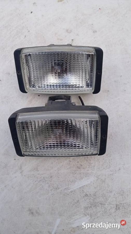 Sprzedam części do fiata 126p Lampy przednie Koniecpol