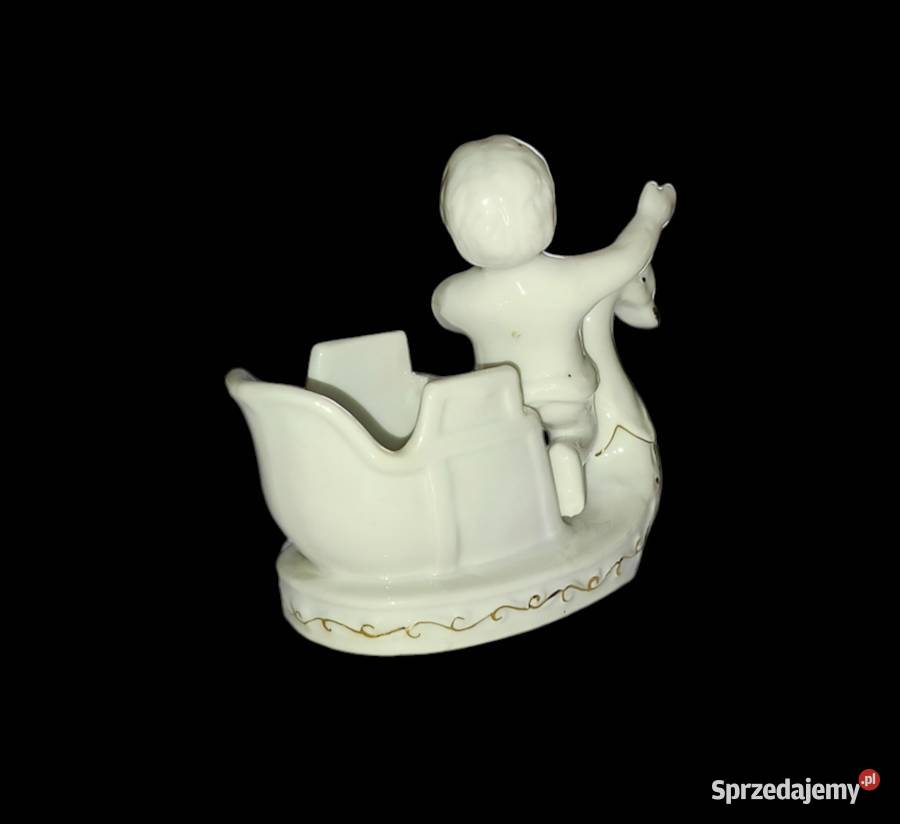 Porcelanowa figurka łabędzie sanie z chłopcem Porcelana i szkło Słubice sprzedam
