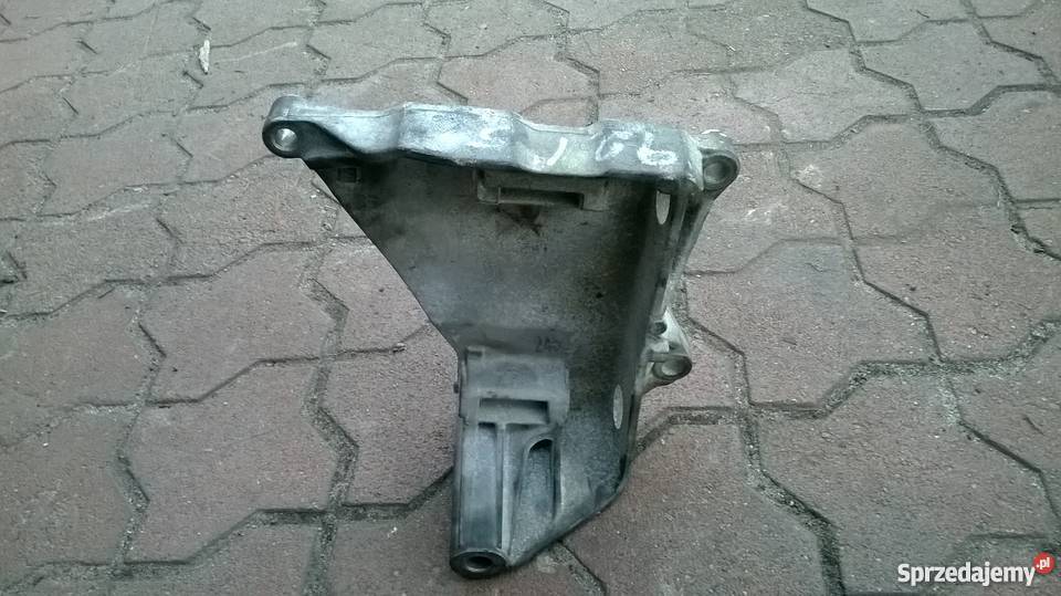VW T5 25TDI łapa podstawa alternatora 070903143C Szadek