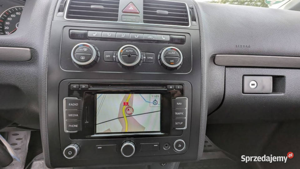 Volkswagen Touran Exclusive 20 TDI 140 II Rok produkcji 2014 Kamienna Góra