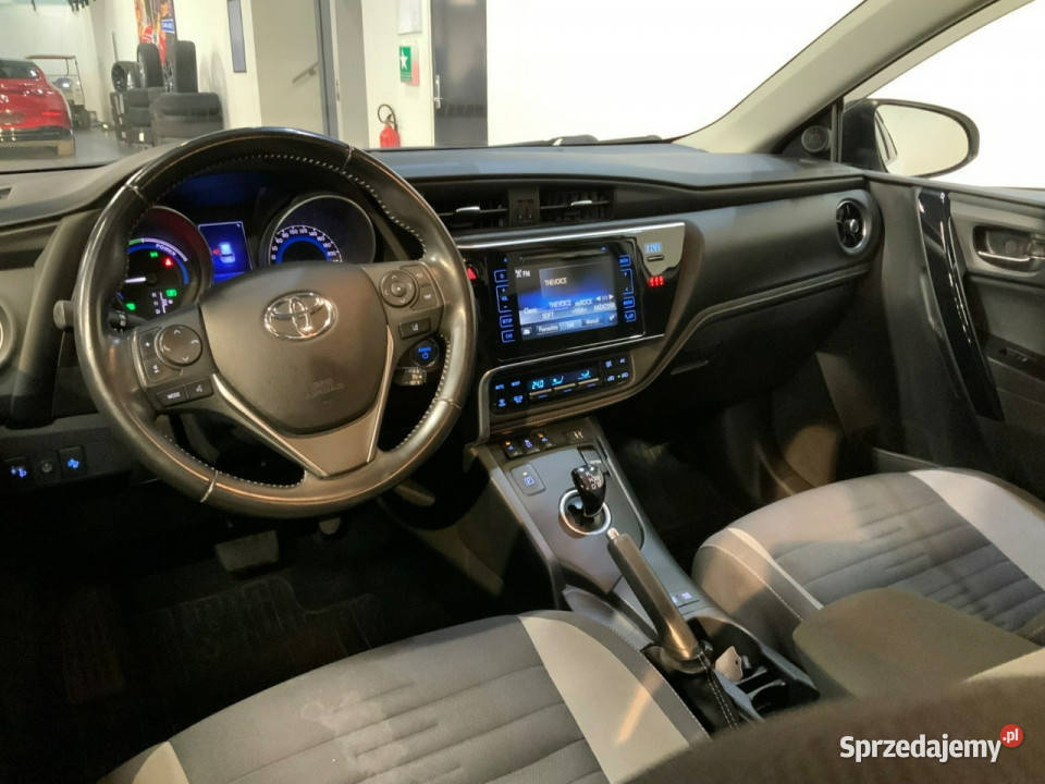 Toyota Auris II 2012 Sadlno