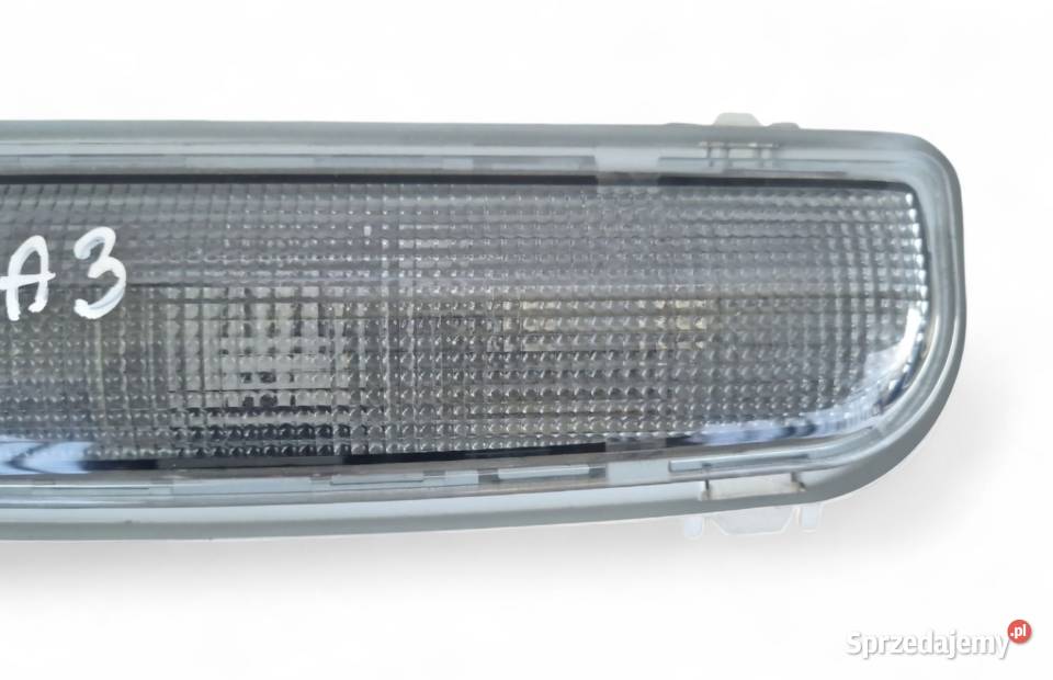 LAMPKA PODSUFITKI OŚWIETLENIE KABINY AUDI A3 8P Działoszyce