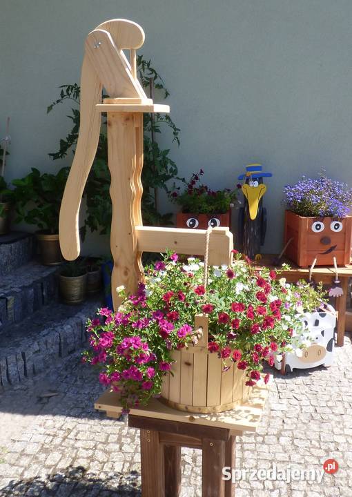 Studnia ozdoba do ogrodu donica na kwiaty Malawa