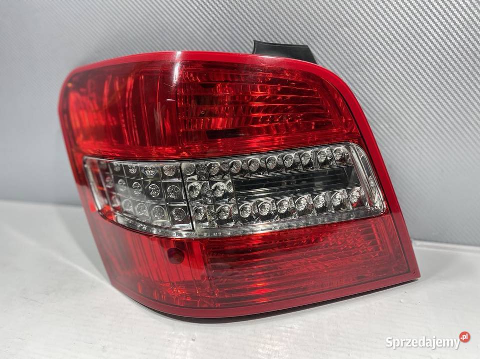 MERCEDES GLK W204 LEWA LAMAP TYŁ Ostroróg