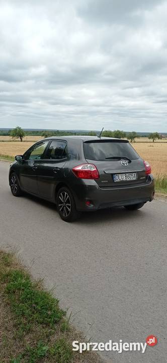 Toyota Auris kupiony w polskim salonie Końskie sprzedam