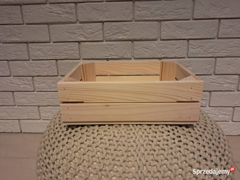 Drewniana skrzyneczka osłonka pudełko Rytwiany