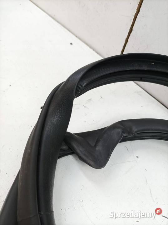 USZCZELKA DRZWI PRAWY PRZÓD PASAŻERA KAROSERYJNA Uszczelki