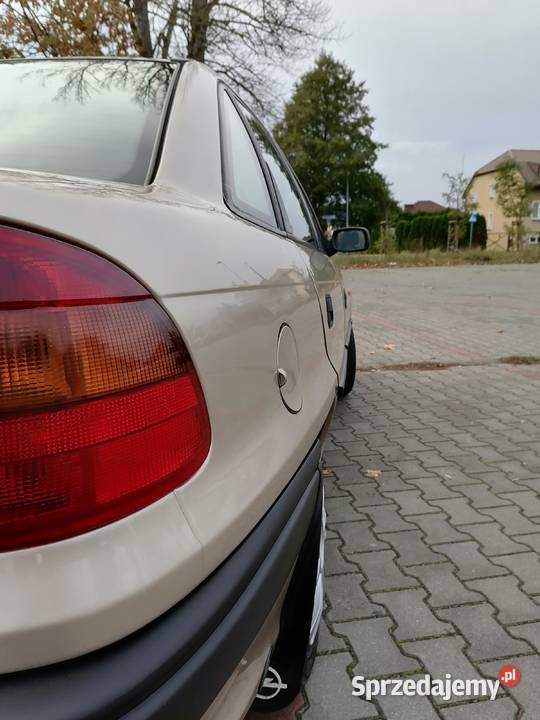 Opel Astra 16 bg hak opłaty do maja 2021 kujawsko-pomorskie Toruń sprzedam
