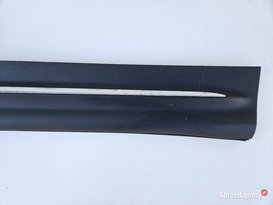 MERCEDES GLB W247 LISTWA DRZWI PRAWA PRZEDNIA sprzedam