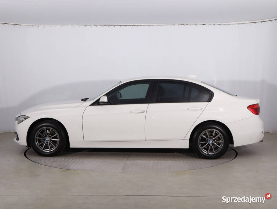 BMW 3 318 i Rok produkcji 2016