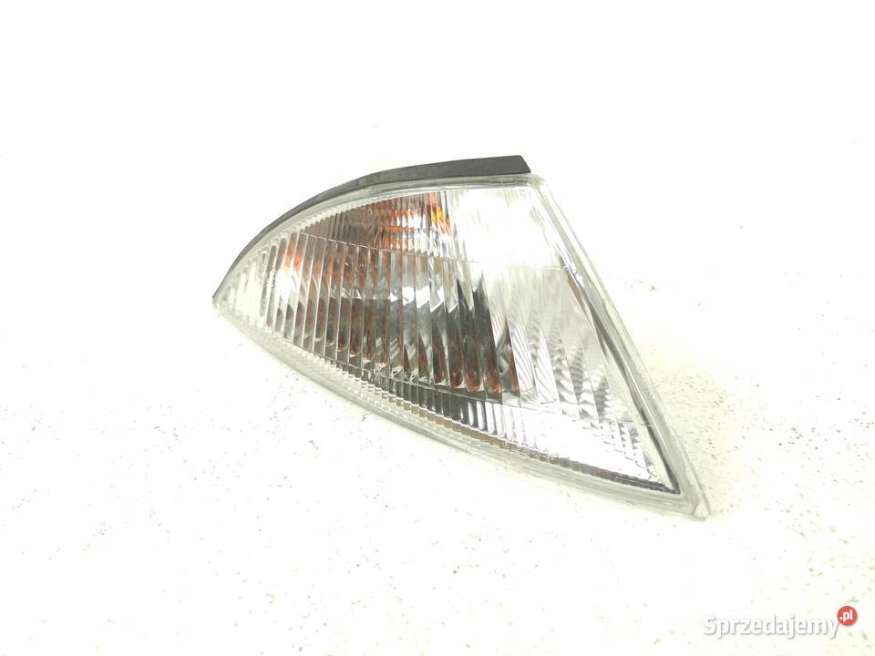 KIERUNKOWSKAZ PRAWY PRZÓD MITSUBISHI CARISMA