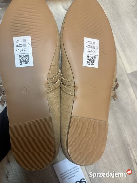 40 Asos Design Beżowe baleriny z zapięciem z Kraków
