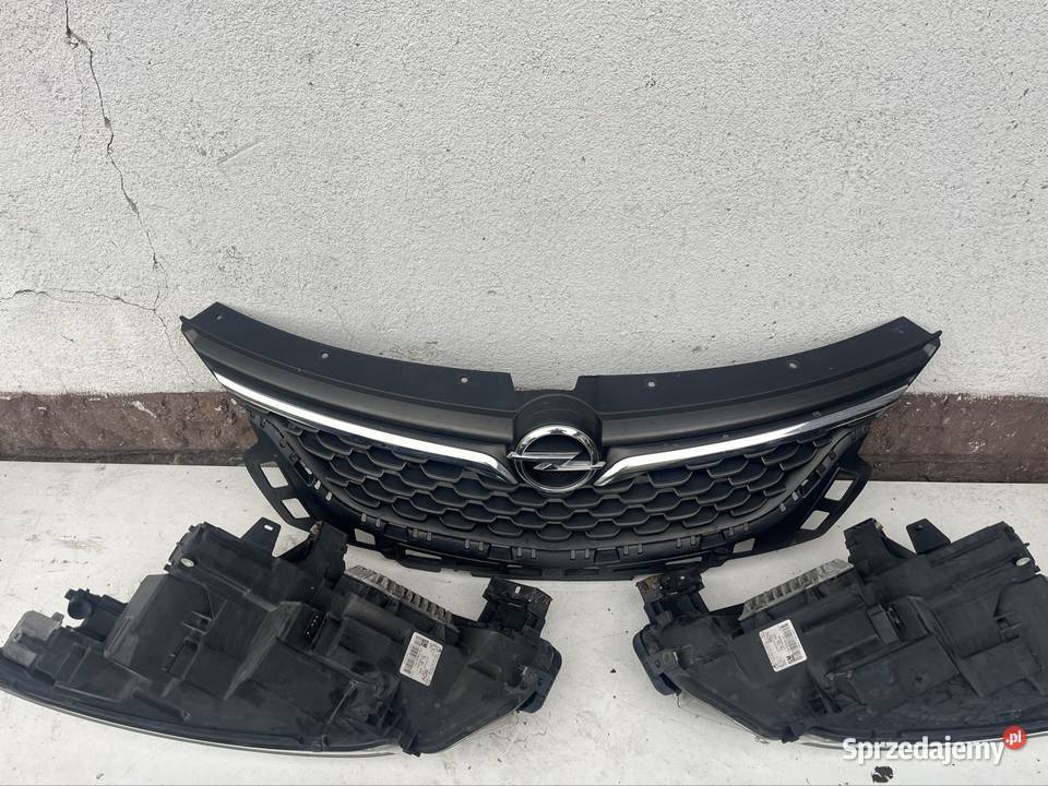 Reflektory lewy prawy Opel Zafira c lift Mielec