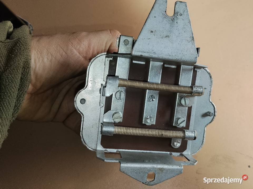 Ursus C330 regulator prądnicy Stalowa Wola