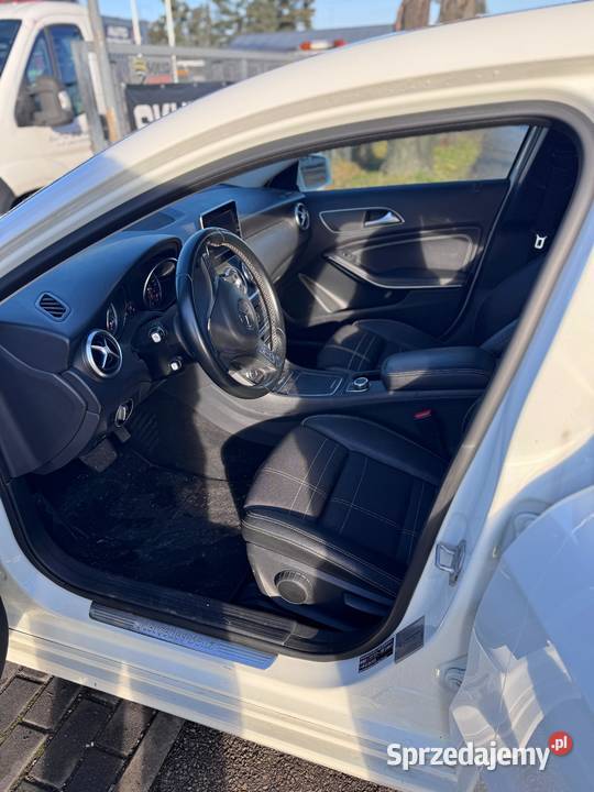 MercedesBenz Klasa A W176 16 A180 BENZYNA 2015 automatyczna Częstochowa