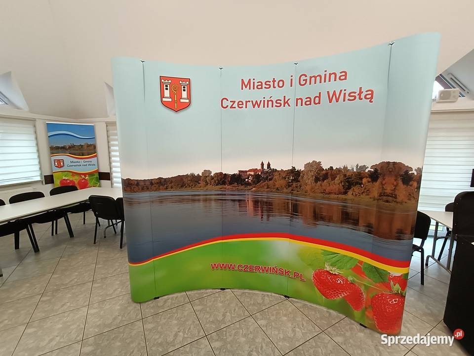 ŁUKOWA ŚCIANKA REKLAMOWA