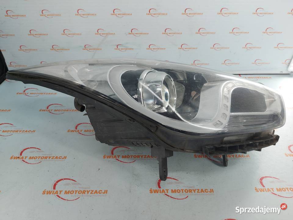 HYUNDAI i40 BLUE 13r lampa prawa przód LED Kielce