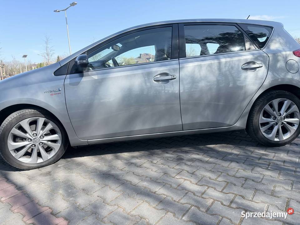 Toyota Auris 18 Hybrid Executive wielofunkcyjna kierownica Koczargi Nowe sprzedam