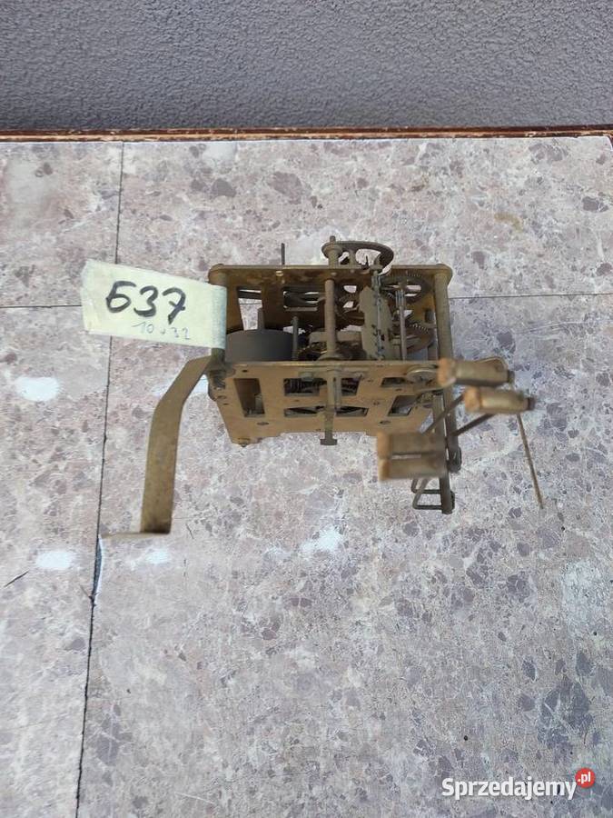 637 Mechanizm starego zegara ściennego cztery Tczew