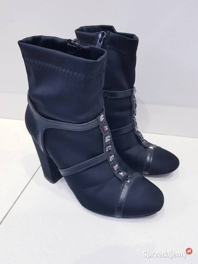 Damskie jesienne botki na słupku z ćwiekami śląskie sprzedam