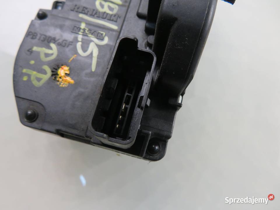 ZAMEK PRAWY PRZEDNI RENAULT KOLEOS I