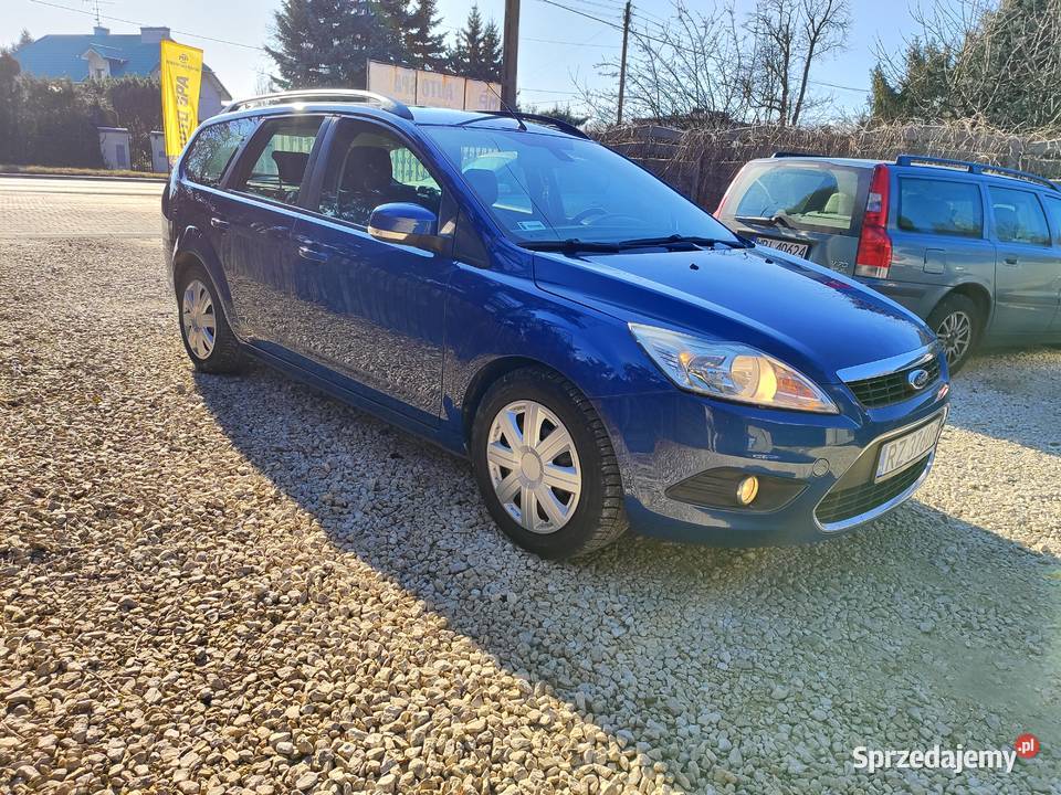 Ford focus benzyna niski przebieg ładny kolor 1596cm3 Piotrków Trybunalski