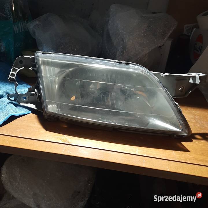 Lampy reflektory mazda premacy Poznań