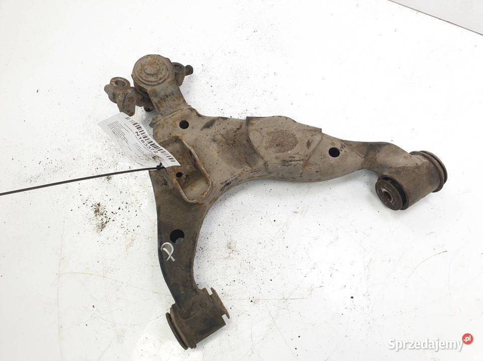 WAHACZ DOLNY PRZEDNI PRAWY TOYOTA FJ CRUISER Lipno