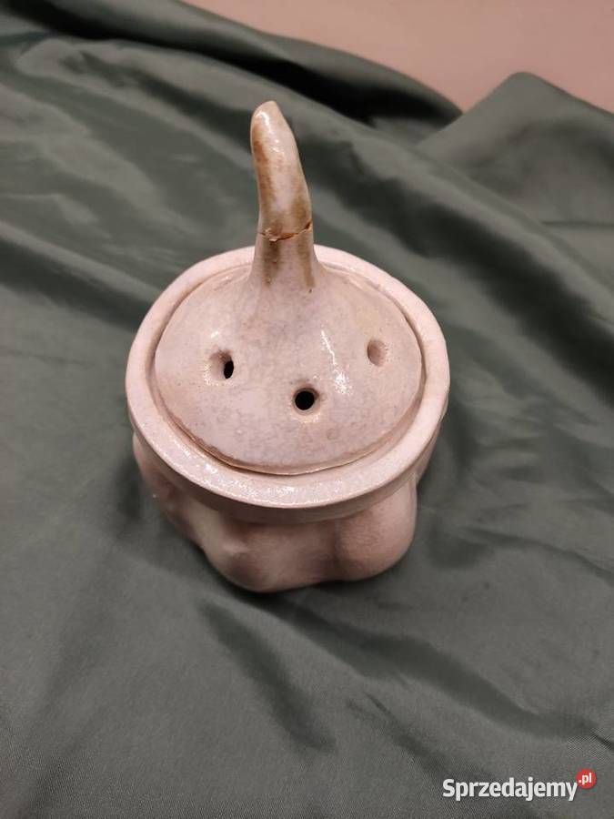 Ceramiczny pojemnik na czosnek beżowy Głuchołazy