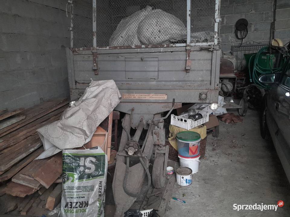 Rozrzutnik jedno osiowy nieuszkodzony Pozostałe Sadkowice sprzedam